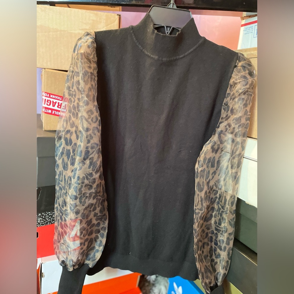 Siaomimi women shirt size medium